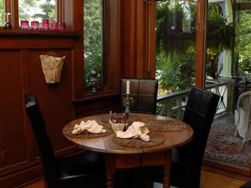 גרנד הייבן Boyden House Inn B&B מסעדה תמונה